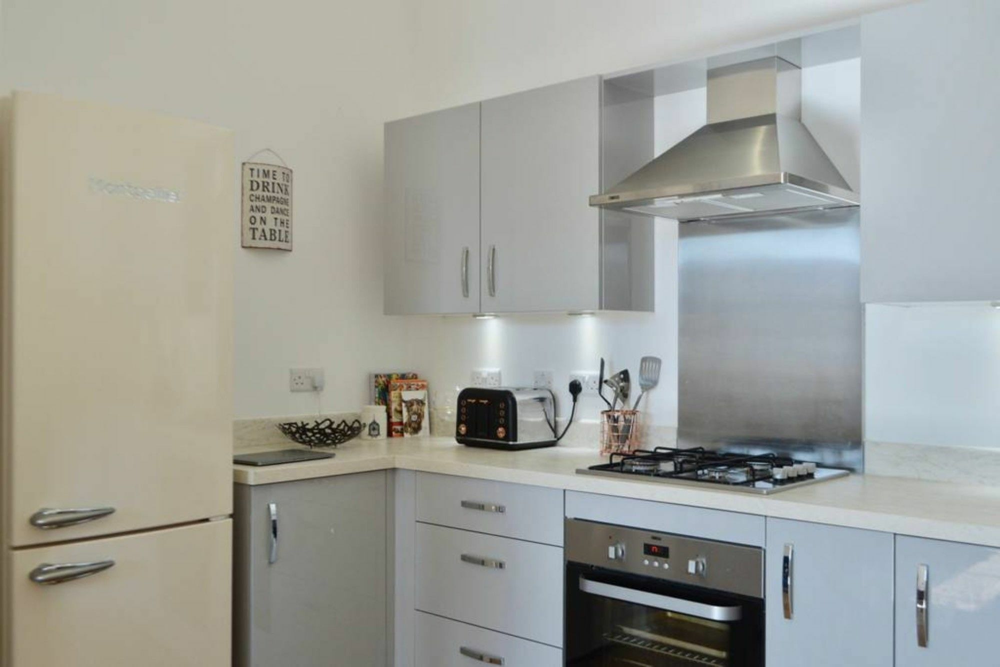 2 Bedroom Apartment In Pilton Edinburgh Eksteriør bilde